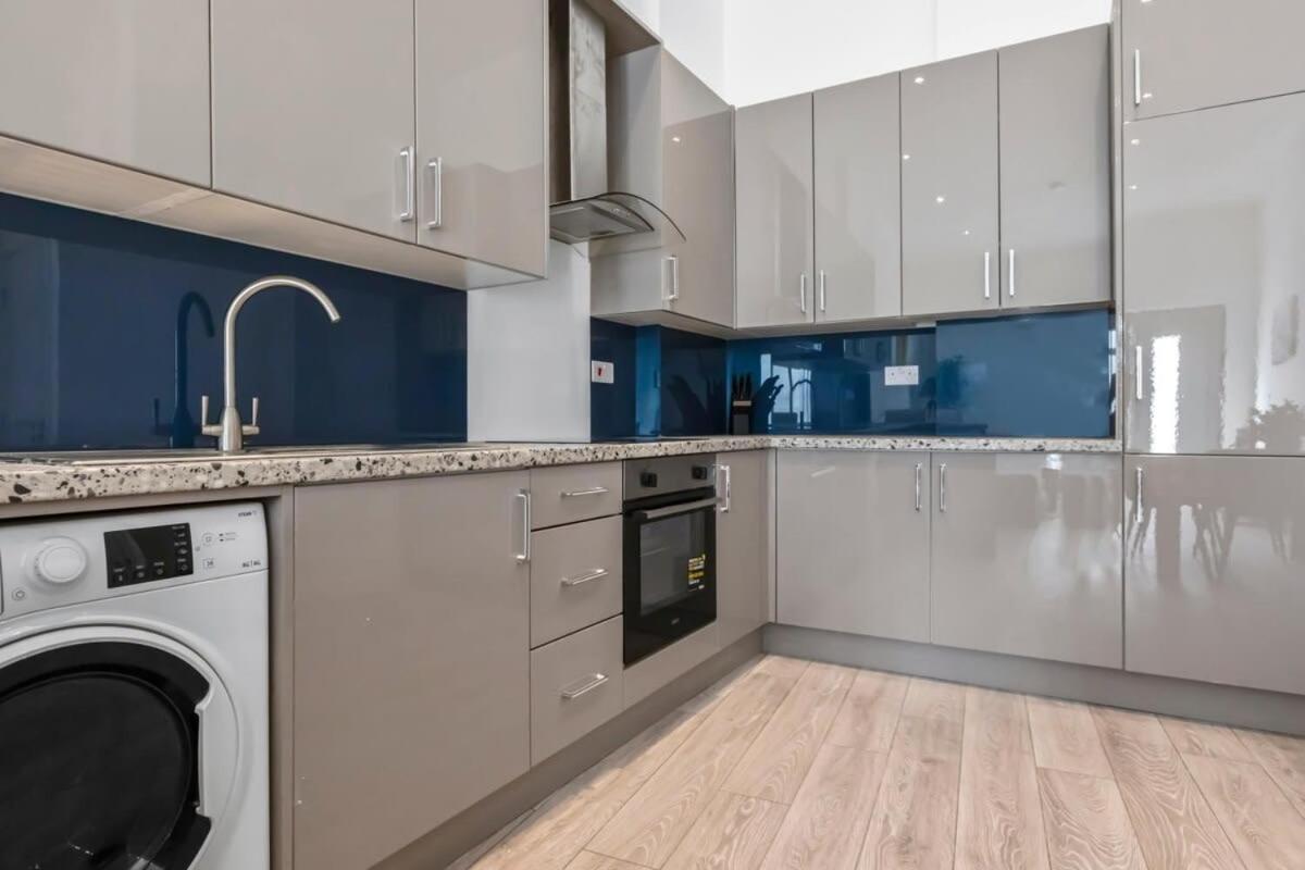 Lovely 1 Bedroom Apartment In Central ווקינג מראה חיצוני תמונה